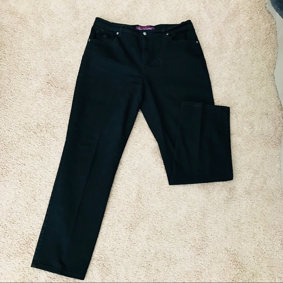 Bundle - 2 Pairs of Jeans - Picture 4 of 6